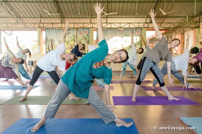 Amma’s Effortlessness—Understanding From a Yogic Perspective | Amrita Yoga