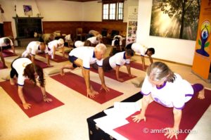 idy 2018 yoga in switzerland group class
