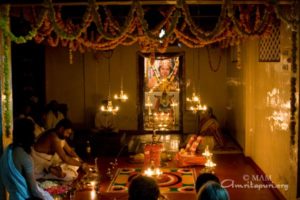 rituales védicos en amritapuri ashram